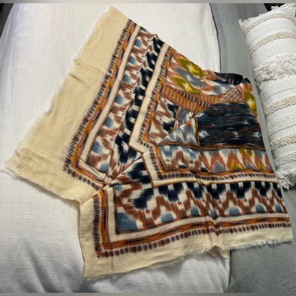 Native Print Boho Cardigan Scarf 🧣 - Picture 7 of 8